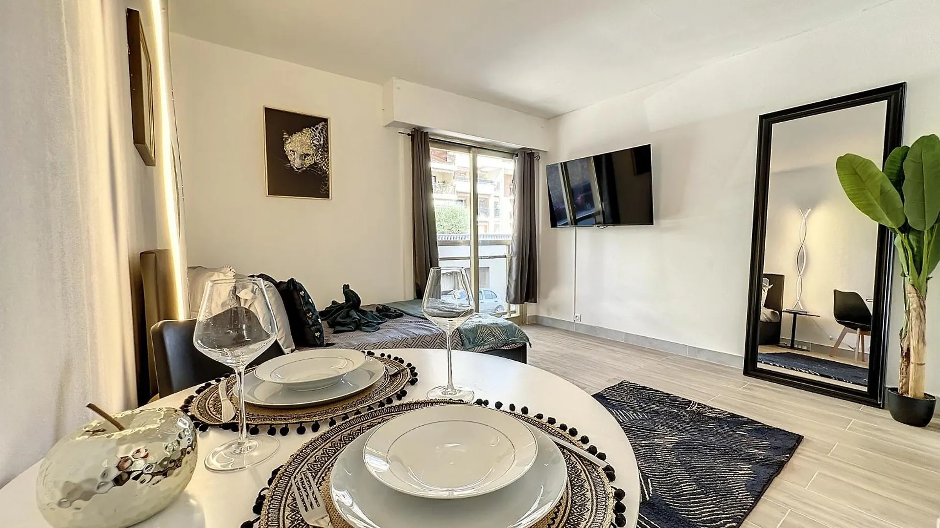 Evasion Cannes : Baignoire Spa, Ac, Wifi, Netflix